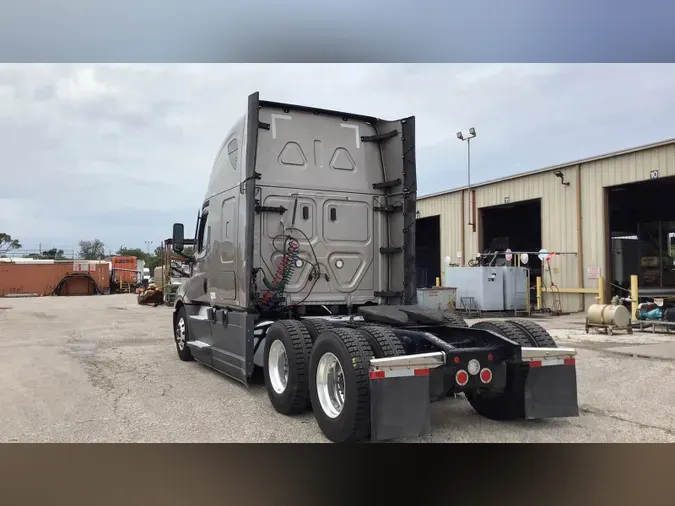 2023 Freightliner Cascadia