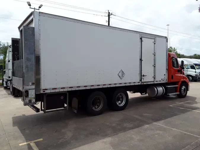 2017 FREIGHTLINER/MERCEDES CASCADIA 113" DAYCAB