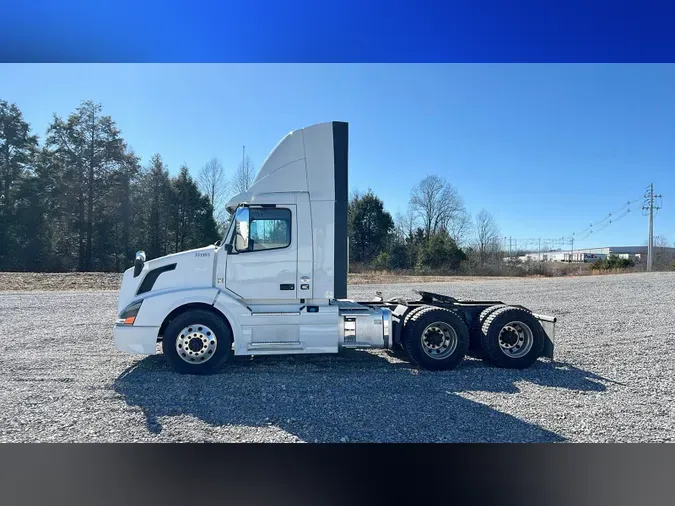 2018 Volvo VNL300