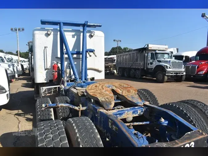 2015 PETERBILT 365