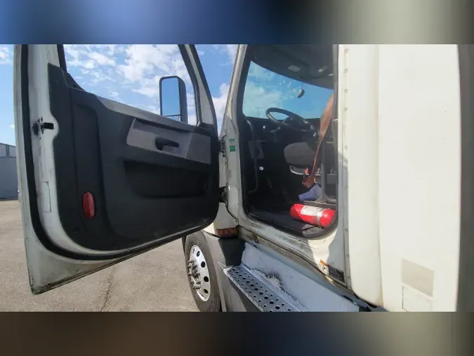 2019 Freightliner Cascadia 126cb5a11e08312bb813beec084bce50d73