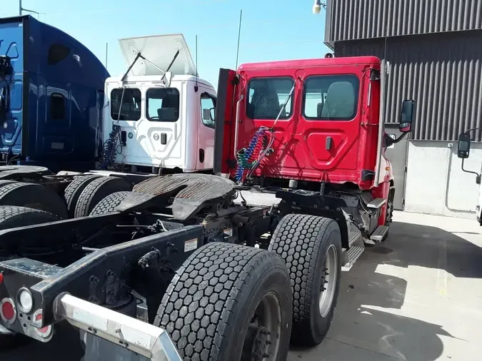 2019 FREIGHTLINER/MERCEDES CASCADIA 125