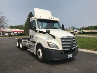 2018 FREIGHTLINER T12664ST