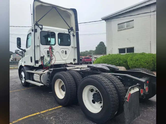 2019 FREIGHTLINER NEW CASCADIA 116