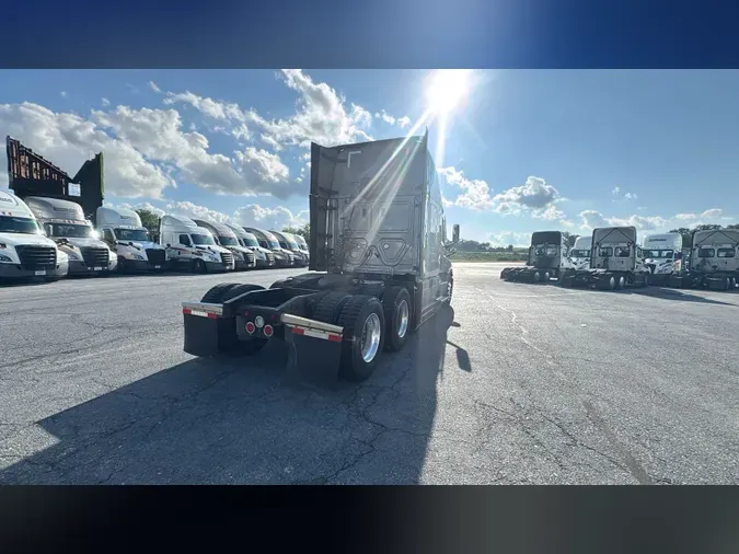2023 Freightliner Cascadia 126