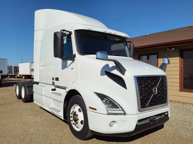 2019 VOLVO VNR64T-640