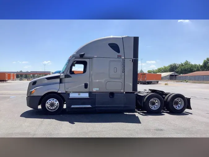 2022 Freightliner Cascadia 126