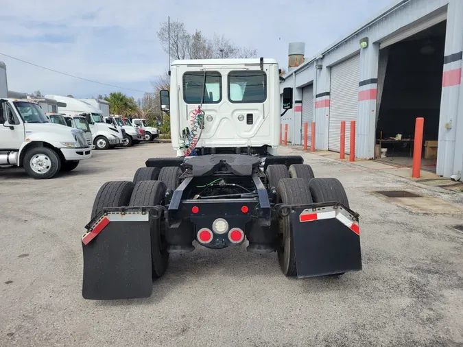 2017 FREIGHTLINER/MERCEDES CASCADIA 113