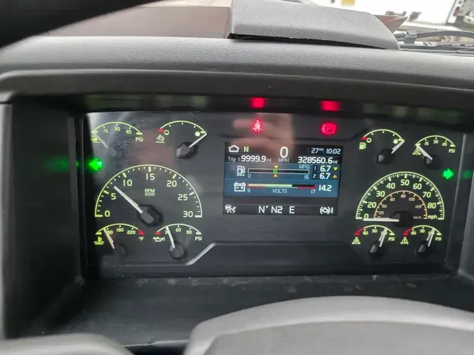 2020 VOLVO VNR64T-640cb6819d10845706982e21a045c394a4a