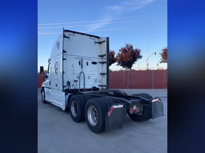 2019 FREIGHTLINER/MERCEDES CASCADIA 125