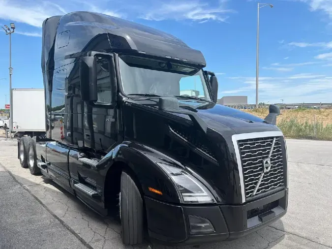 2023 VOLVO VNL64T760