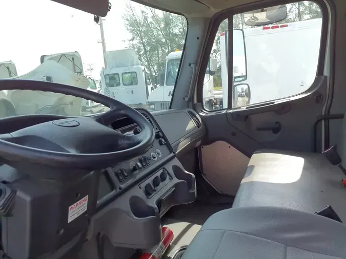 2020 FREIGHTLINER M2 106