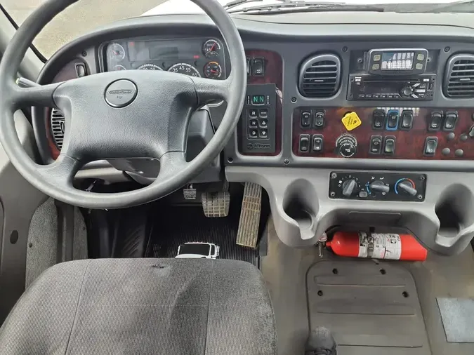 2018 FREIGHTLINER M2 106