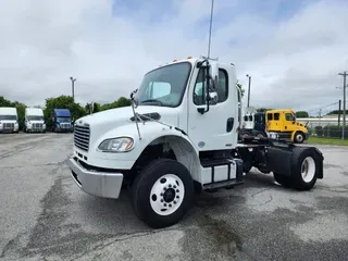 2012 FREIGHTLINER M2 106