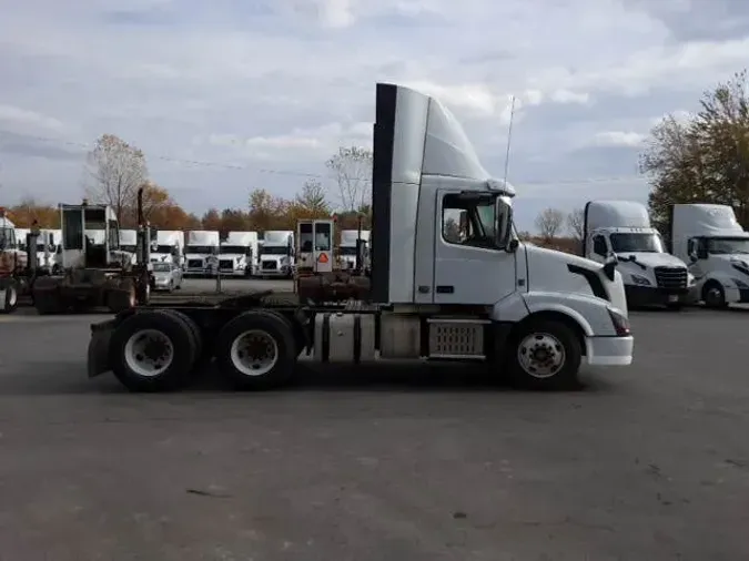 2014 Volvo VNL300