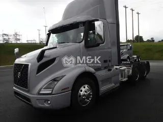2024 VOLVO VNR64T300