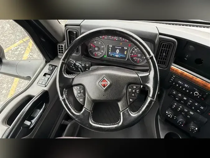 2021 FREIGHTLINER CA126