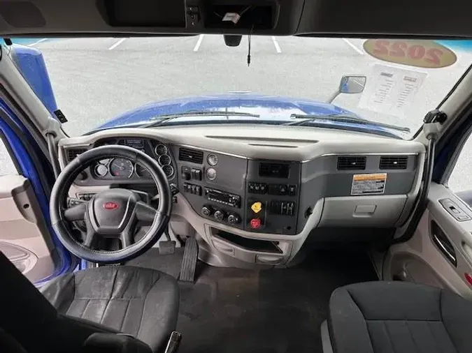 2022 Peterbilt 579cb755613bbe4000bbc3c4027b05e4438