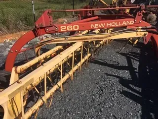 New Holland 260