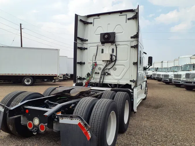 2018 FREIGHTLINER/MERCEDES CASCADIA 125