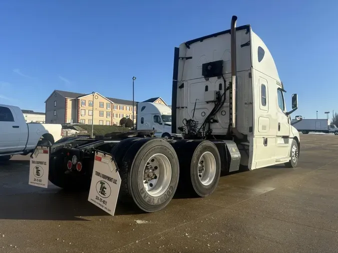 2020 Freightliner New Cascadia 126