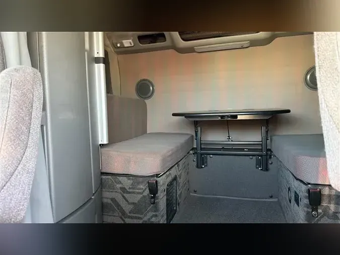 2022 VOLVO VNL64T860