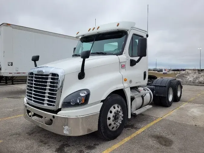 2019 Freightliner X12564ST