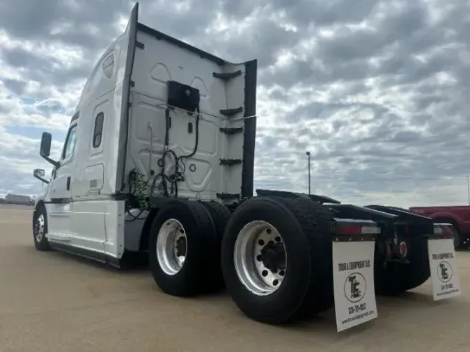 2019 Freightliner New Cascadia 126