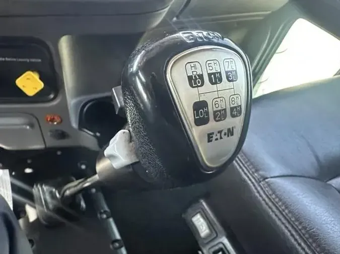 2022 Peterbilt 389