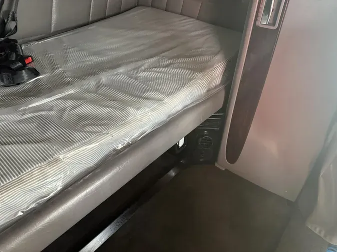 2023 Peterbilt 389