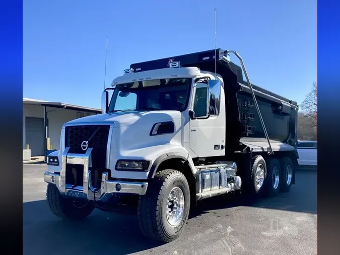 2025 VOLVO VHD84F300cb7cb301df5b3002834e2bcee384eec6