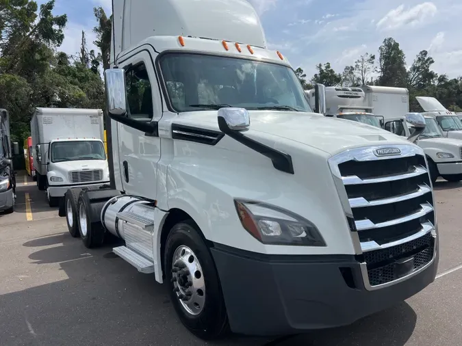 2020 FREIGHTLINER/MERCEDES NEW CASCADIA PX12664