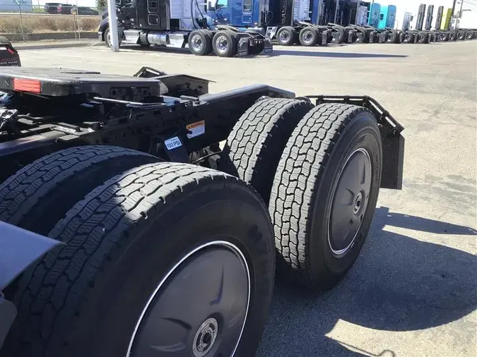2023 FREIGHTLINER CA126cb86641bedea4b2e4b08334e18f519d4