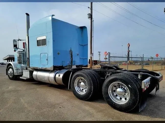 2021 Peterbilt 389