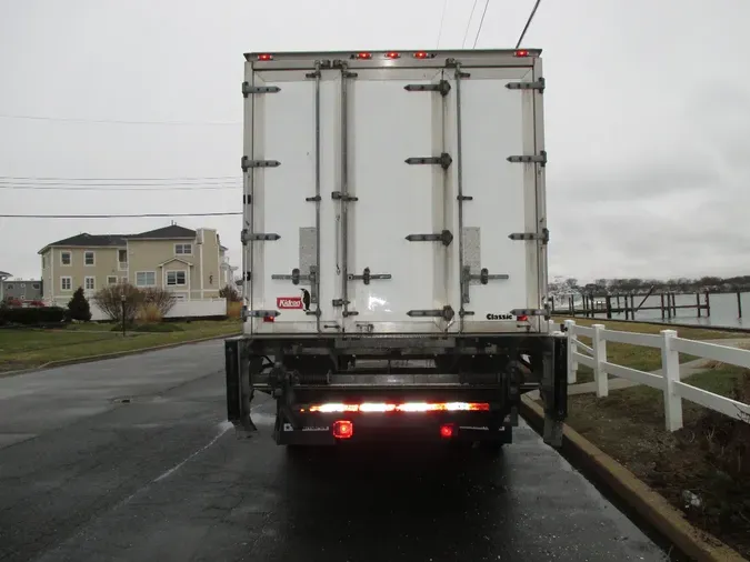 2017 INTERNATIONAL 4300