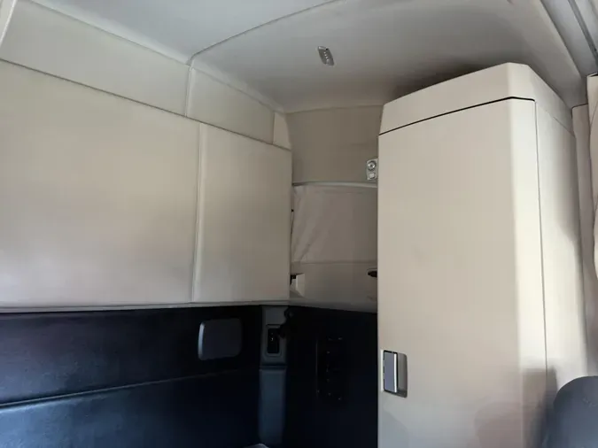 2023 Kenworth T680