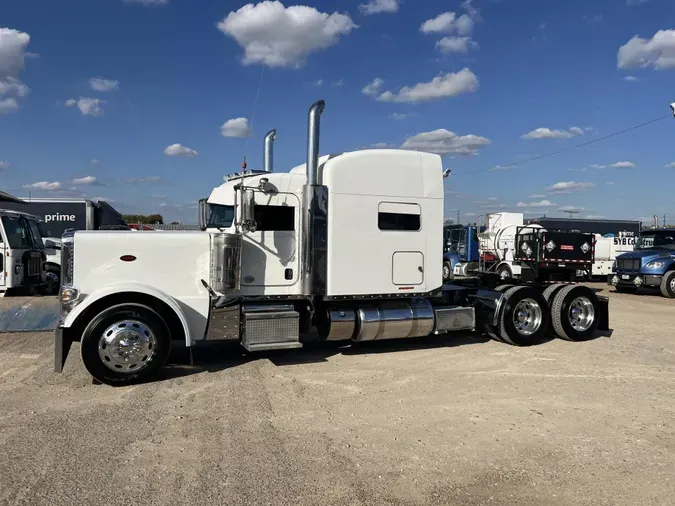 2020 Peterbilt 389