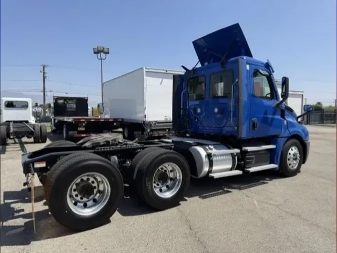 2020 Freightliner Cascadiacb8b777798cf964c6c97bd2d8eaf7bf0