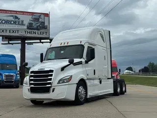 2022 FREIGHTLINER Cascadia 126