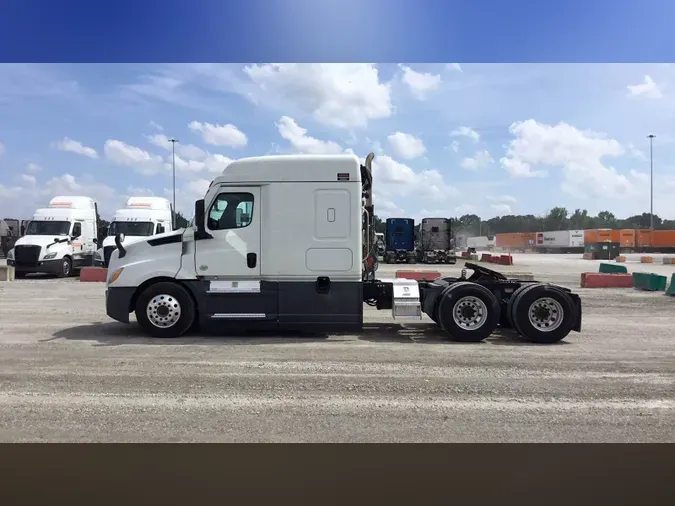 2021 Freightliner Cascadia 126cb8d6b32bf36ec41974b8c67f7158565