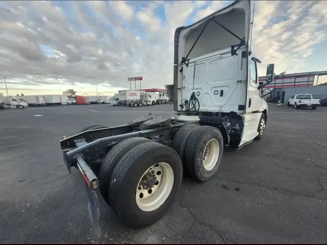 2018 FREIGHTLINER/MERCEDES NEW CASCADIA PX12664