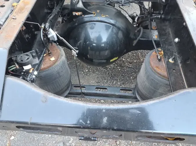 2019 VOLVO VNR42T 300