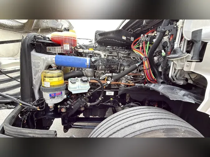 2023 Freightliner Cascadia 126cb922afcecd2a973a65b64383695bddc