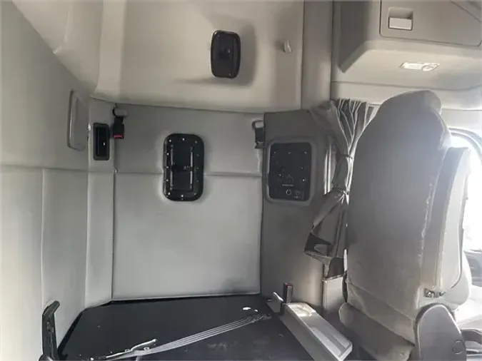 2018 KENWORTH T680