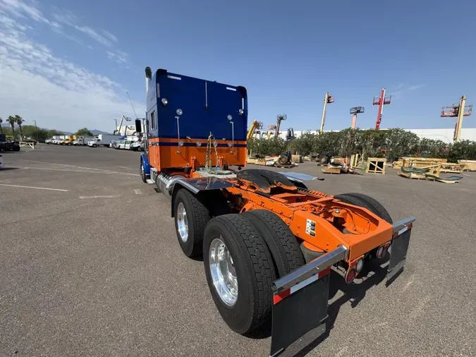 2023 Peterbilt 389