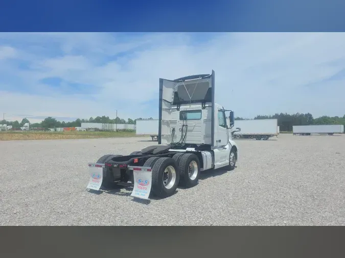 2020 Volvo VNL300