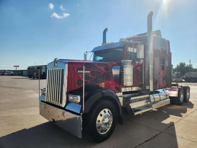 2021 Kenworth W900L