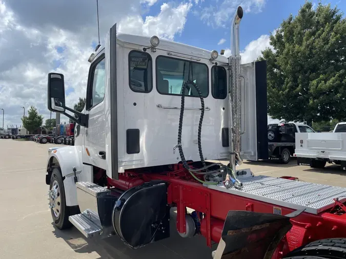 2022 Peterbilt 567