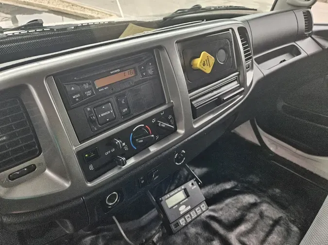 2016 HINO 338 Reefer