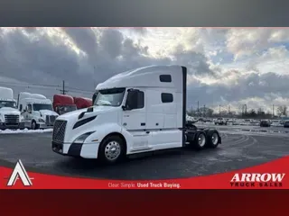 2021 VOLVO VNL64T760